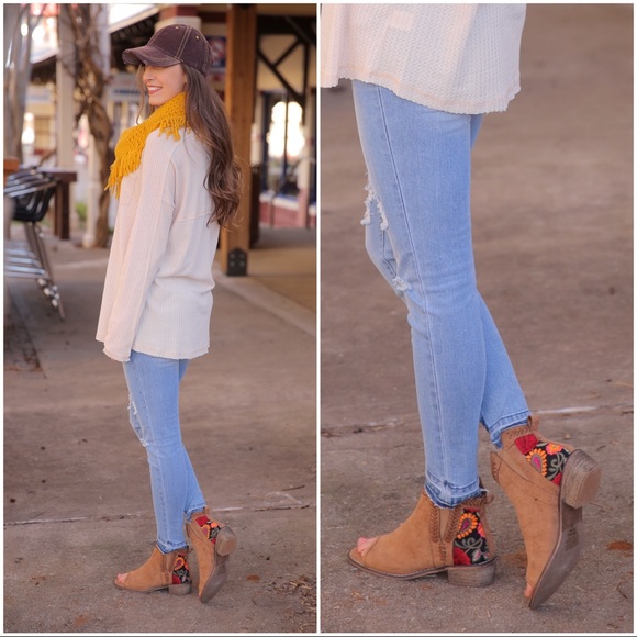 ✨LAST PAIR✨Camel Embroidered Open Toe Bootie - Picture 5 of 5